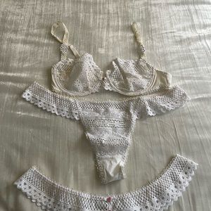 Collection Eyelet Lace Bra & Thong